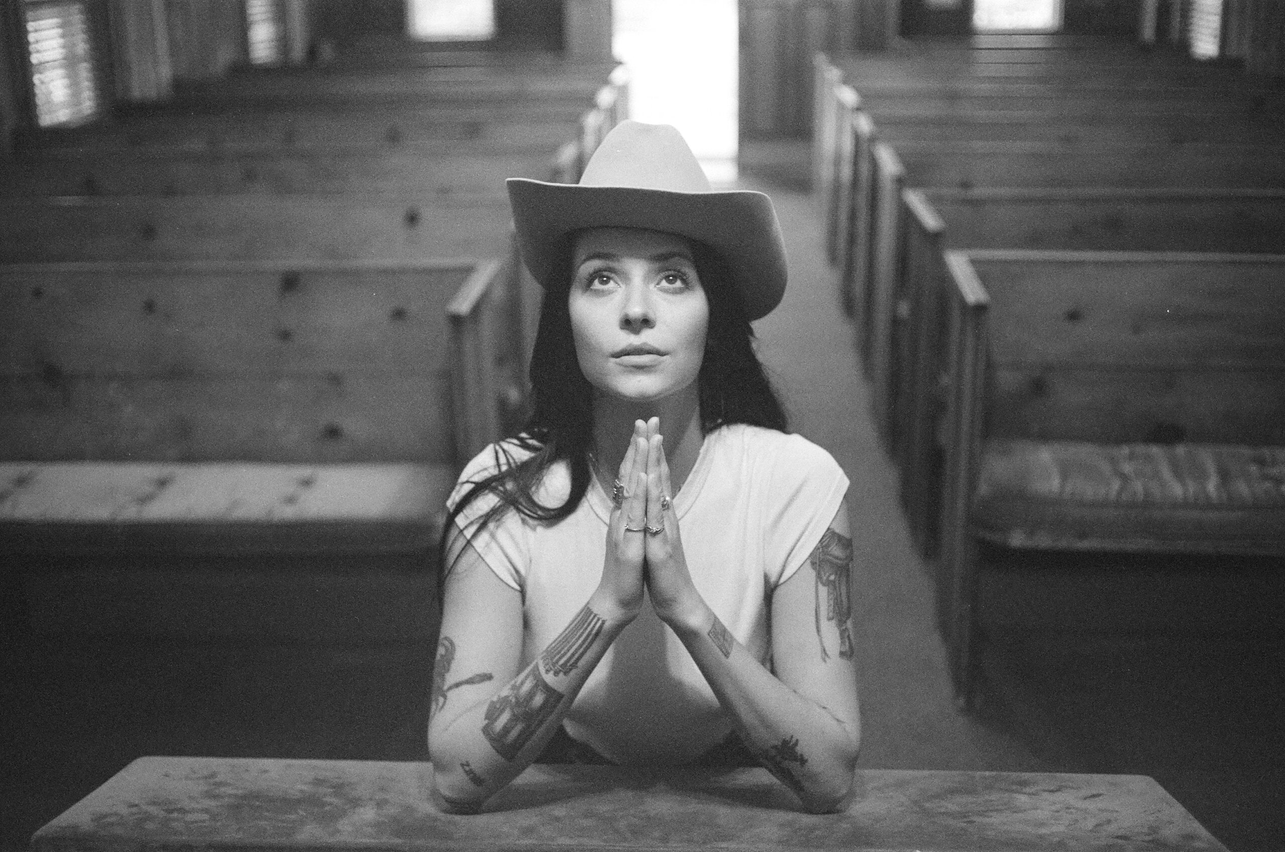 scout dixon low pony praying